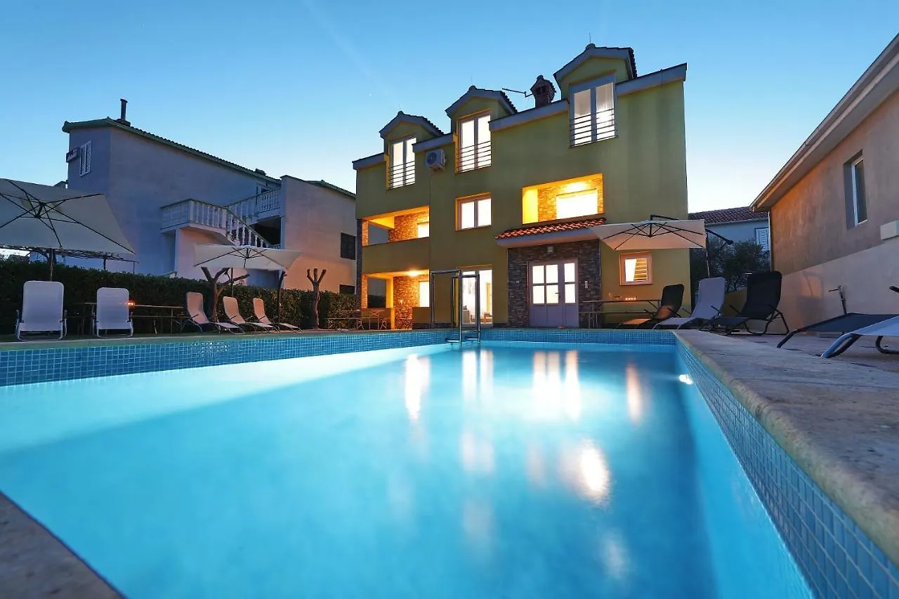 Apartments Oliva Vrsi
