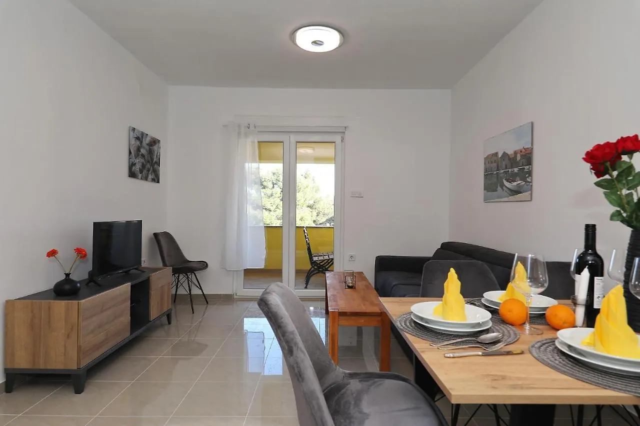 Apartments Oliva Vrsi 0*,