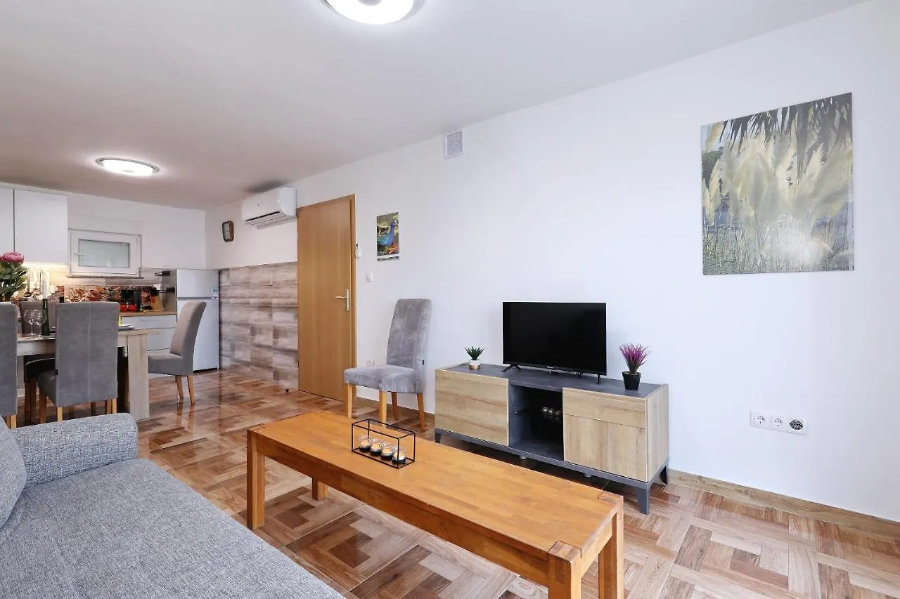 Apartments Oliva Vrsi