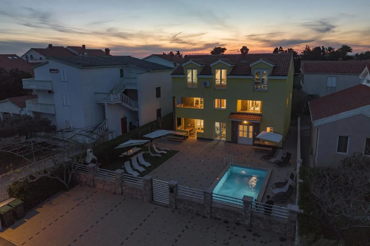 Apartments Oliva Vrsi 0*,