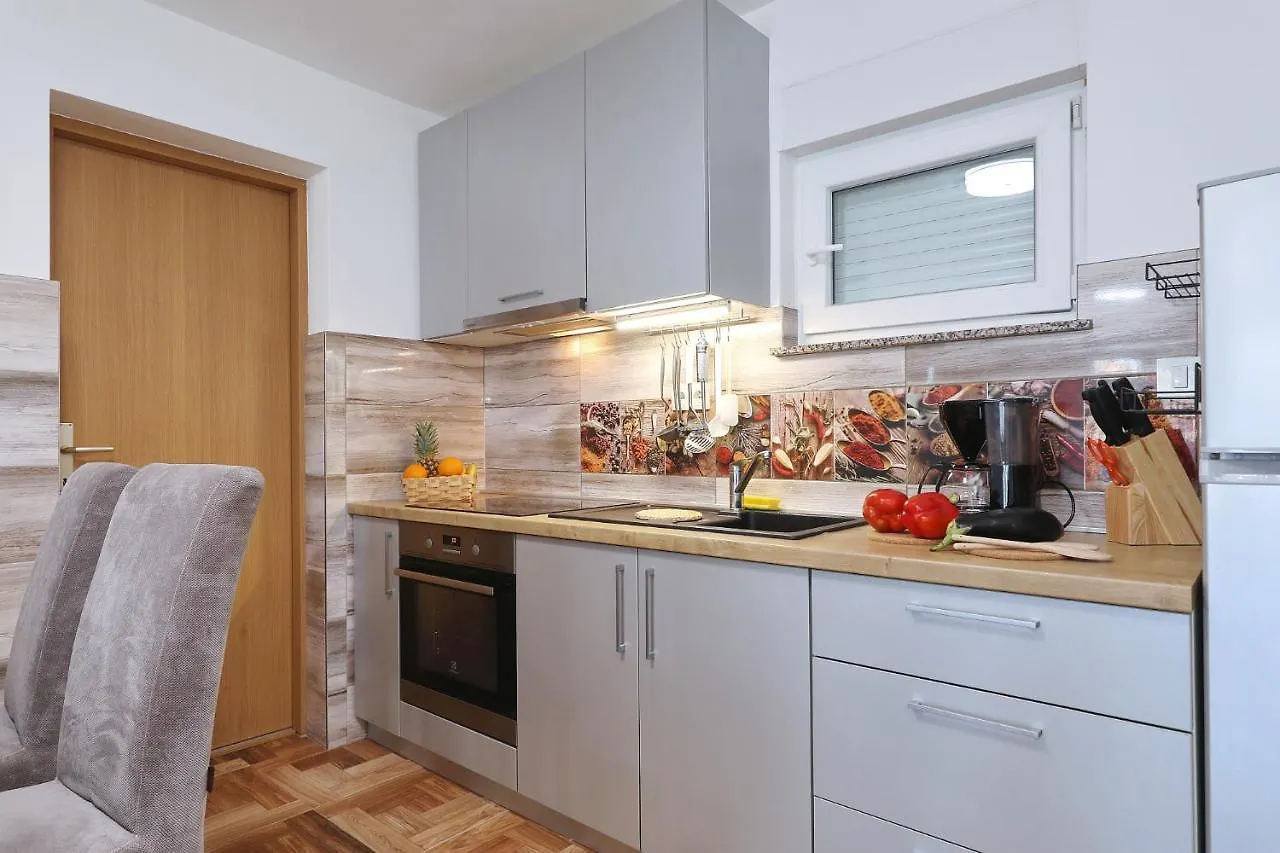 Apartments Oliva Vrsi