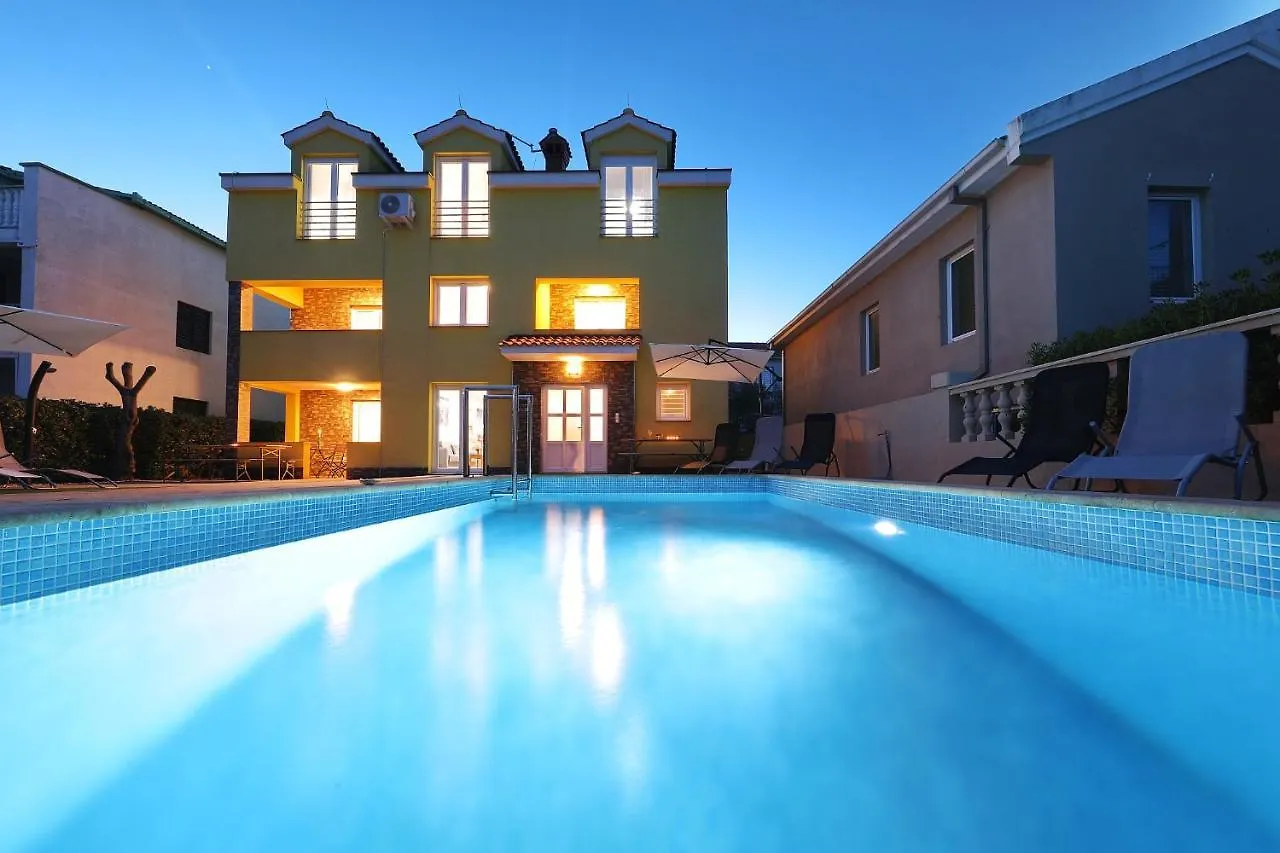 Apartments Oliva Vrsi